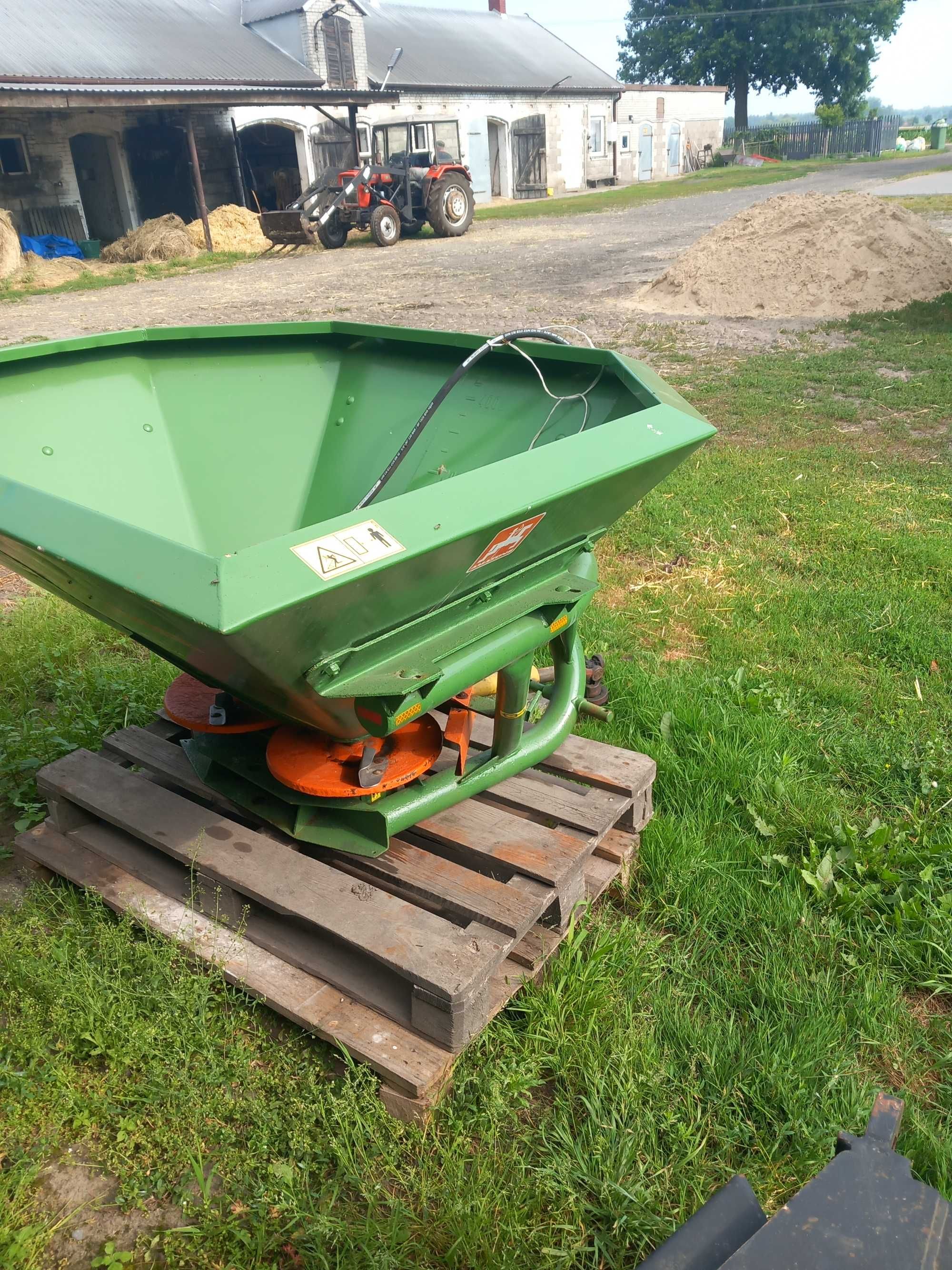 Sprzedam rozsiewacz do nawozów AMAZONE