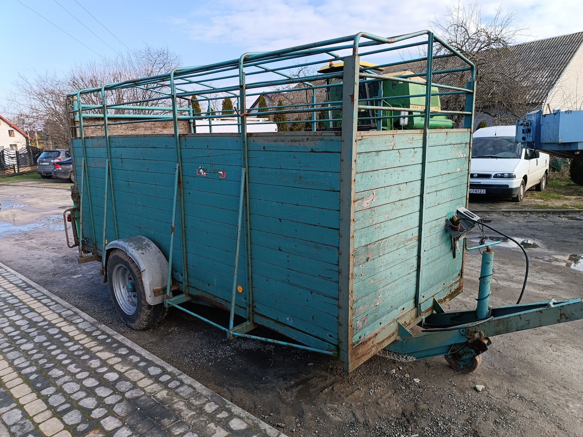 Przyczepa do przewozu transportu zwierząt bydła Firmy Knies