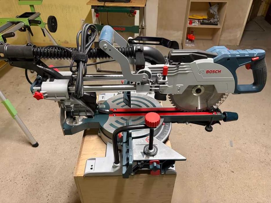 Profesjonalna piła poprzeczna BOSCH GCM 8 SJL