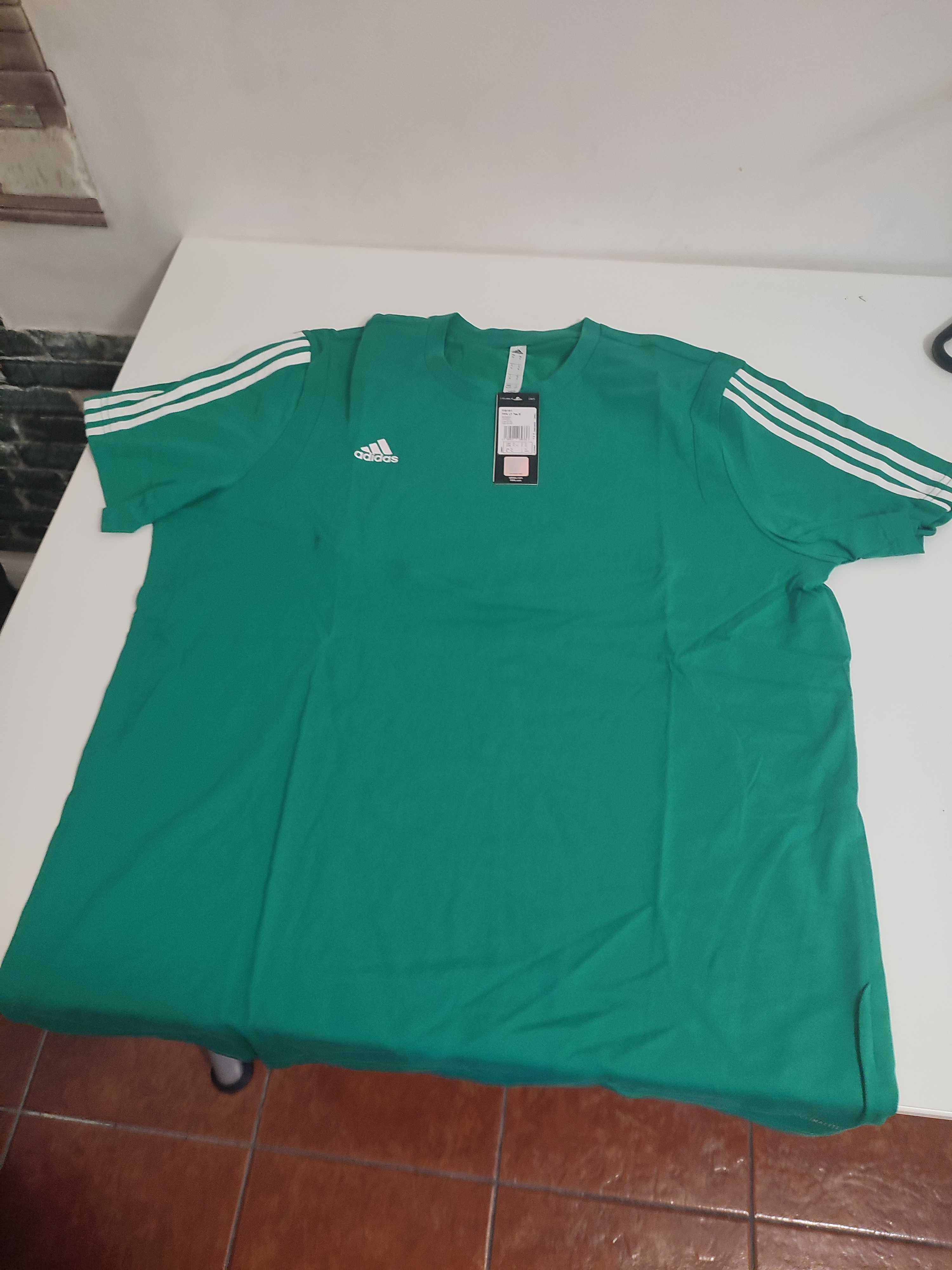 Camisolas, calções,calças de marca adidas