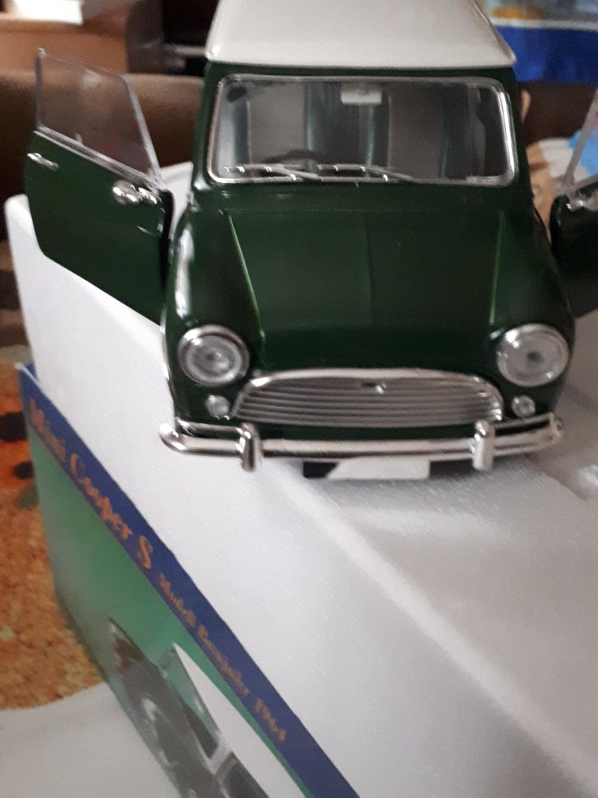 Model Kolekcjonerski Samochodu Mini Cooper S 1964 skala 1 16 Solido