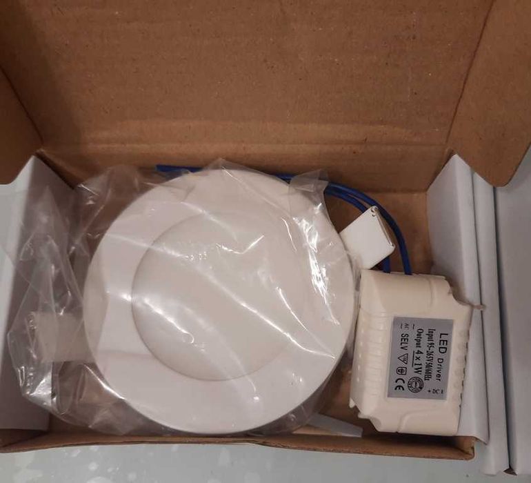 Ультратонкий светодиодный светильник  DL04 R 4W LED 6000K