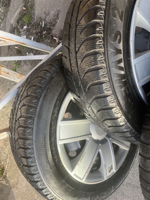 Комплект: зимові шини Lassa 185/65 R15 + диски + ковпаки