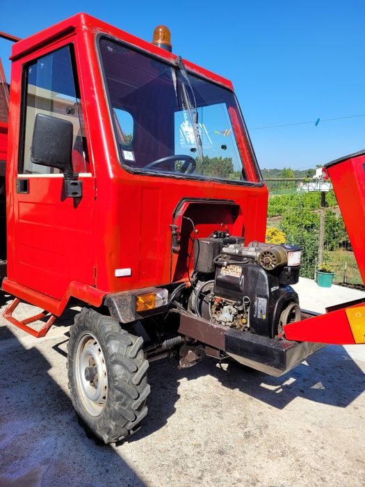 Trator carro Futura motor com 26 cavalos