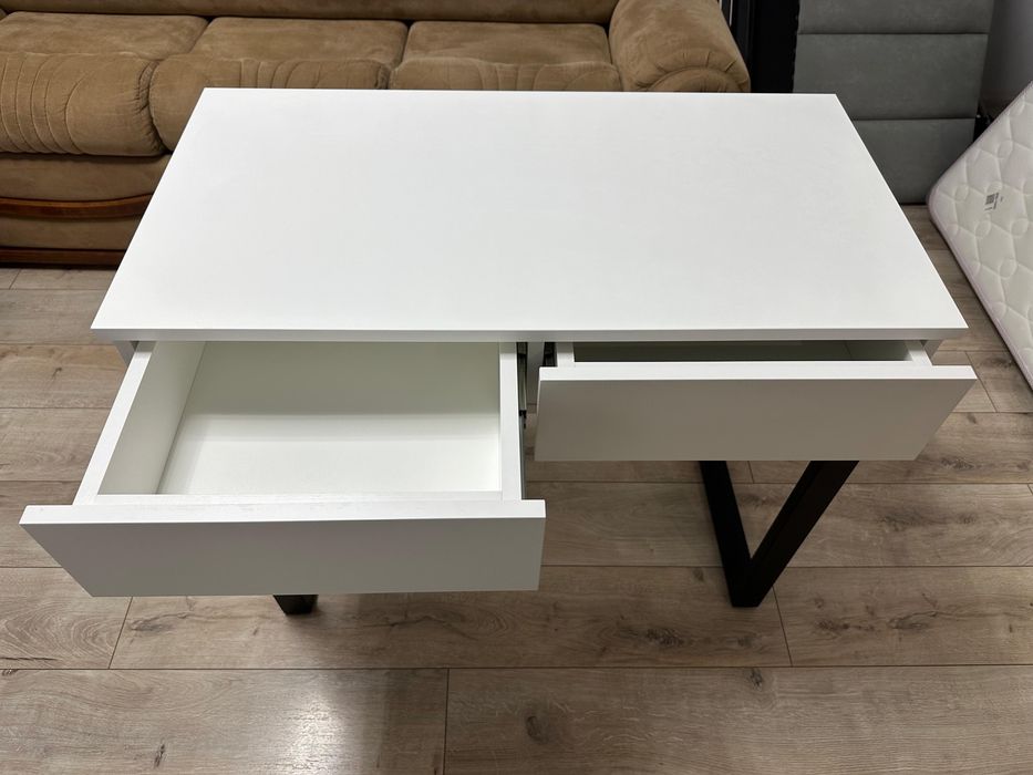 Продам стіл письмовий