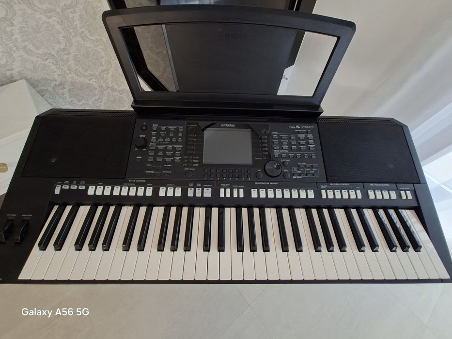 keyboard yamaha psr s750