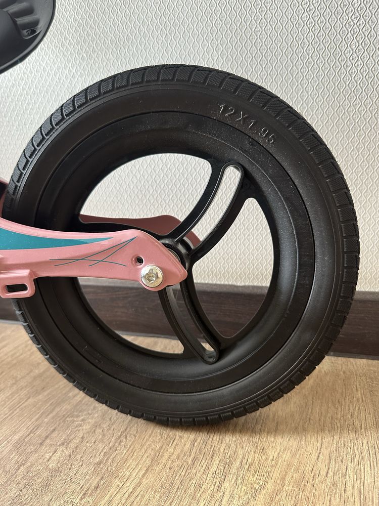 Біговел Lionelo Bart Tour Pink Bubblegum від 2-х років