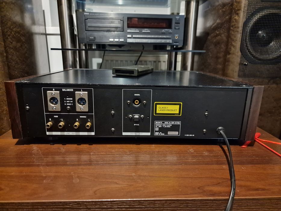 Sony CDP X77ES z oryginalnym pilotem bardzo ładny stan
