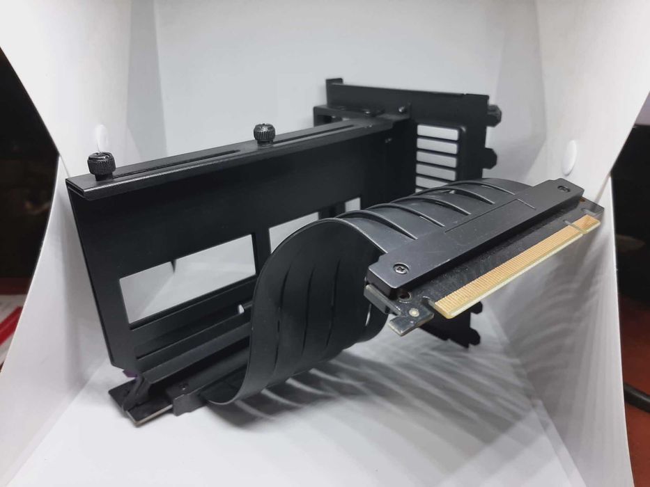 Cooler Master Uchwyt do karty graficznej + Riser