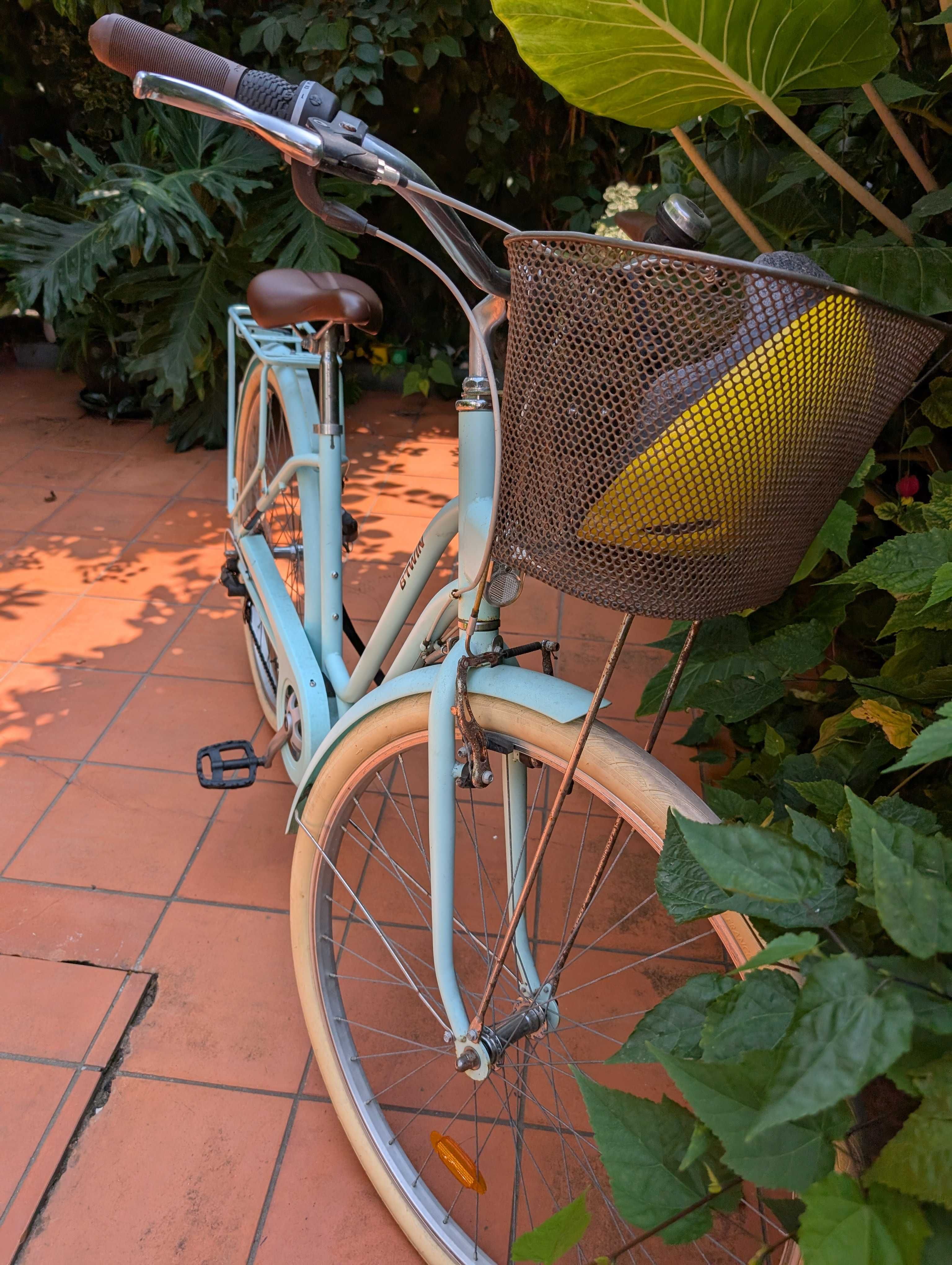 Bicicleta Decathlon de cidade, modelo clássico.