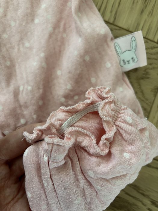 Pizama jednoczesciowa dla niemowlat zapinana na zatrzaski rozmiar 74