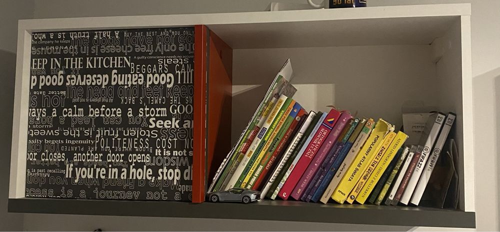 Szafka wisząca mlodzieżowa