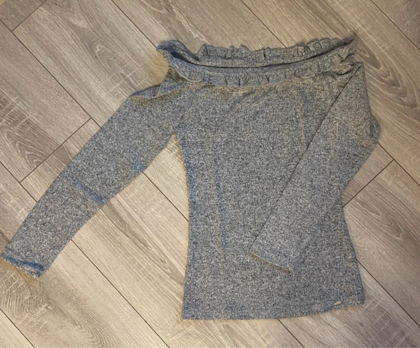 Szara bluzka hiszpanka z falbanką, długi rękaw