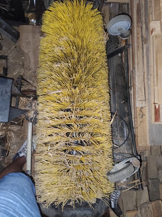 Szczotka traktorkach o Husqvarna