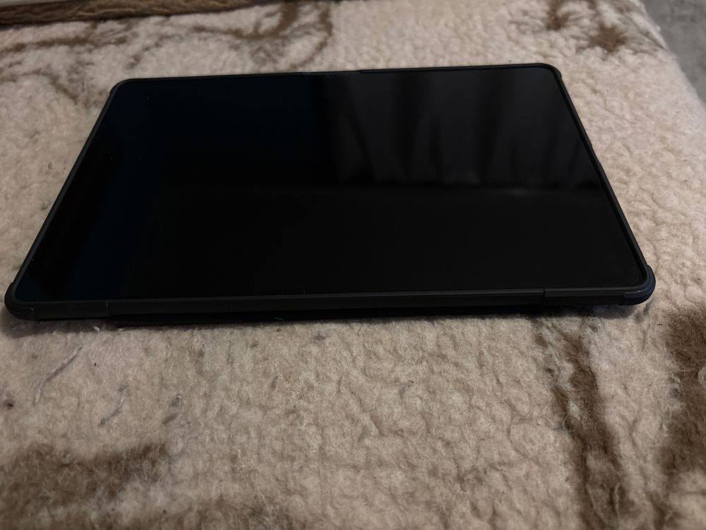 Tablet Galaxy Tab S7 FE 5G , mało używany.