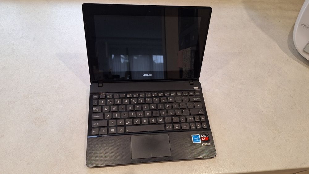 Laptop Asus x102b dotykowy