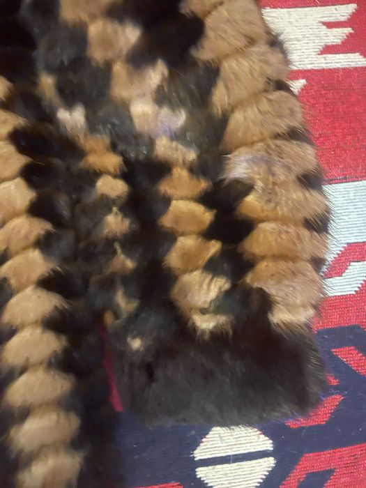 Жіночий норковий полушубок-автоледі.