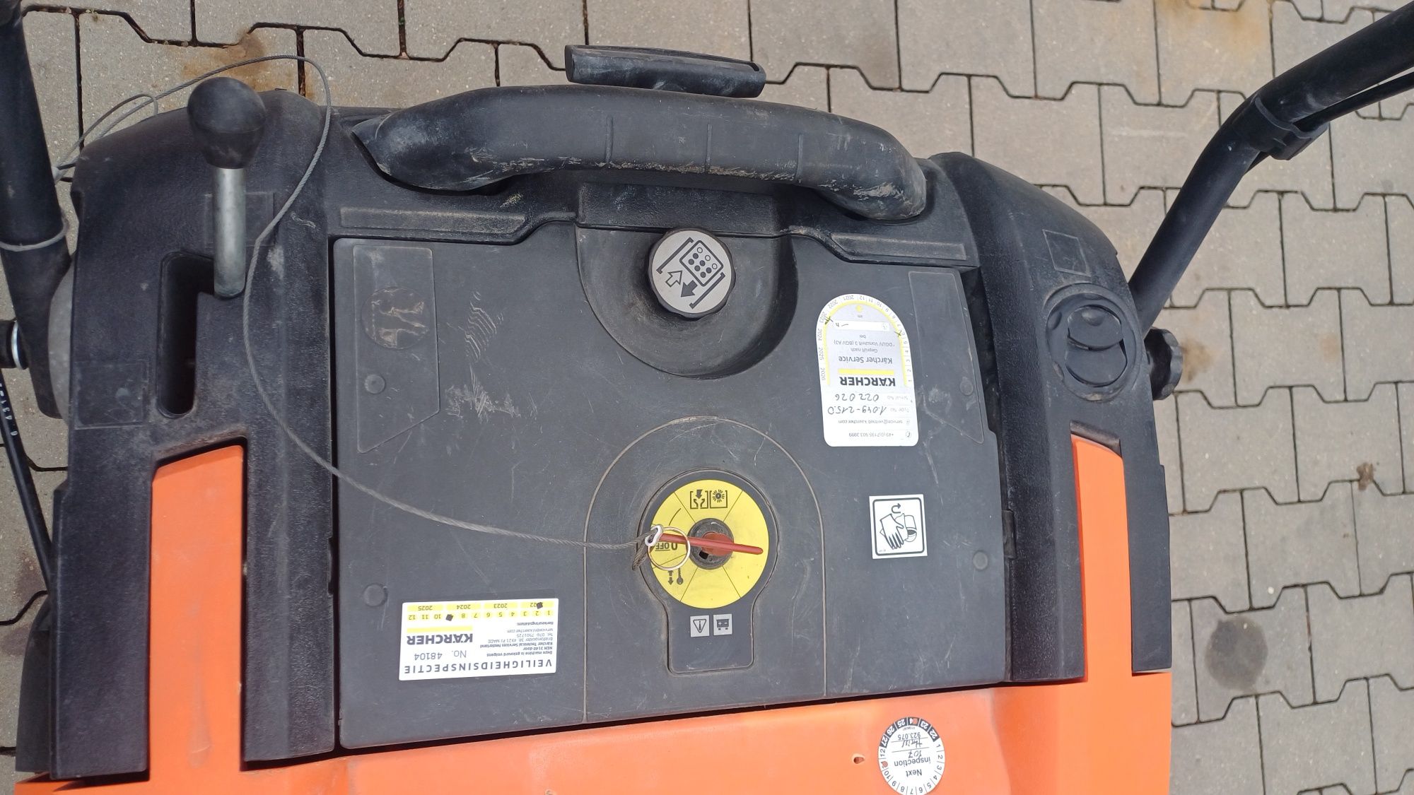 Zamiatarka akumulatorowa Karcher KM 75/40W