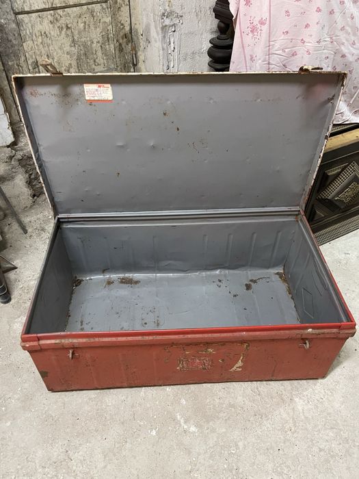 Mala de Metal Vintage – Antiga TAP – Rara!