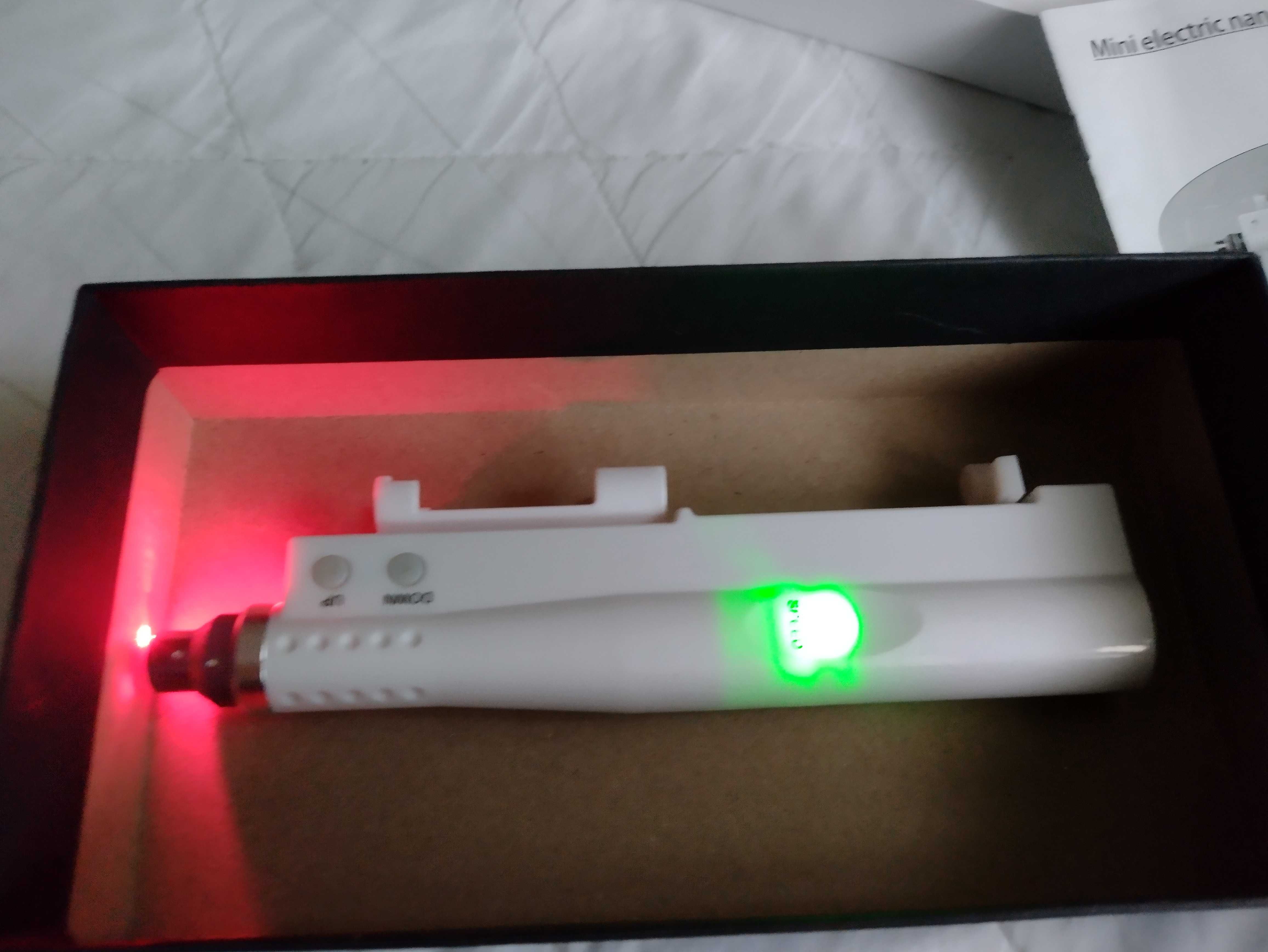 Dermapen PRO + z aplikatorem w wersji bezprzewodowej
