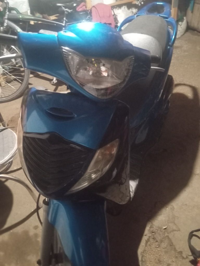Honda sh 150     .