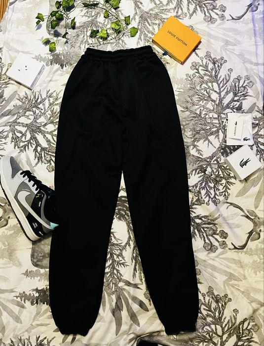 sprzedam spodnie Essential M