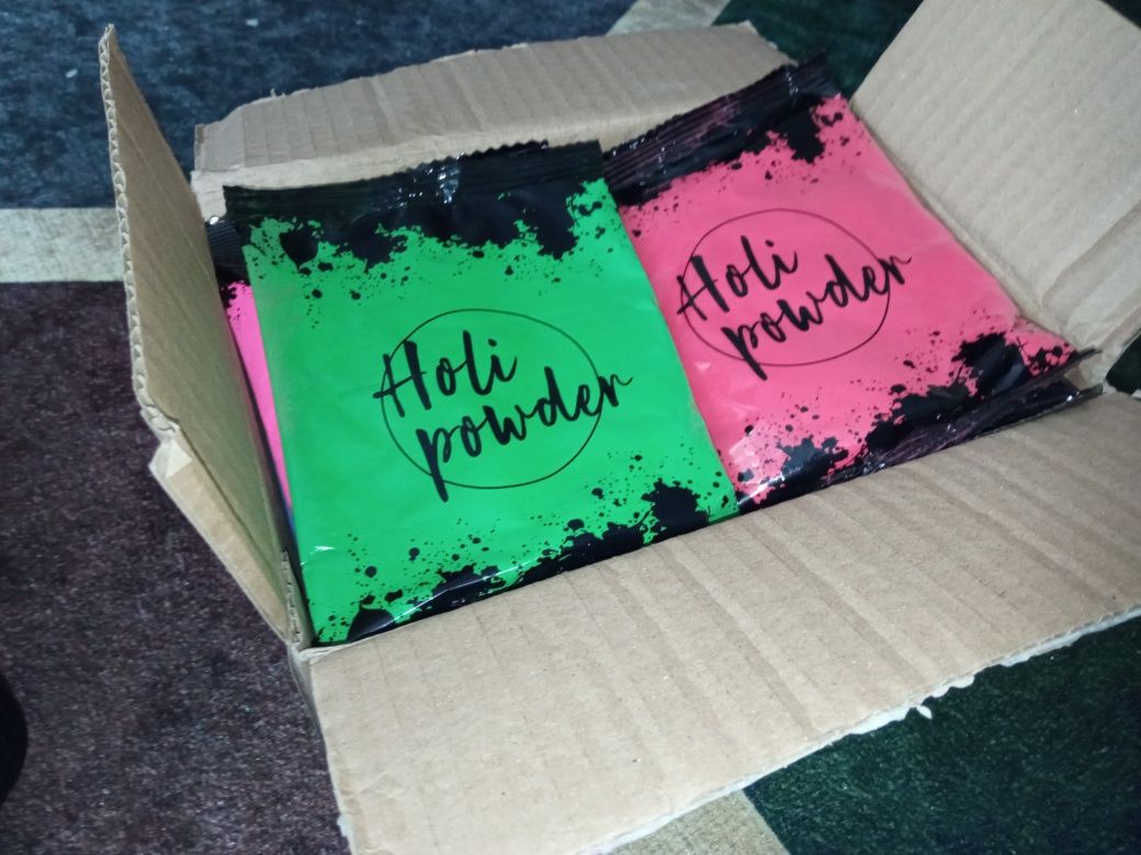 Proszki kolorowe holi