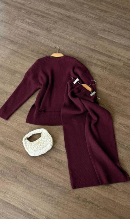 Костюм 48-50 вязаний