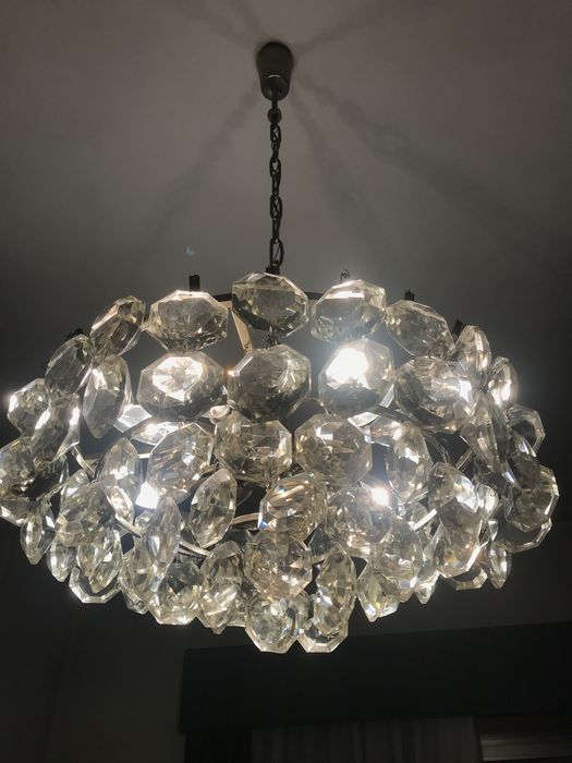 Candeeiro de Teto em vidro em forma de cristal