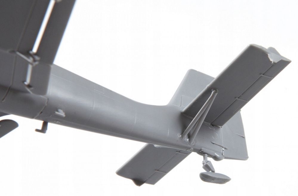 Zvezda 7323 model 1/72 samolot JU-87B-2/U4 "STUKA" with skis