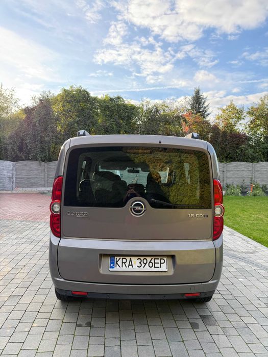 OPEL COMBO 2012 7-osobowy stan bardzo dobry