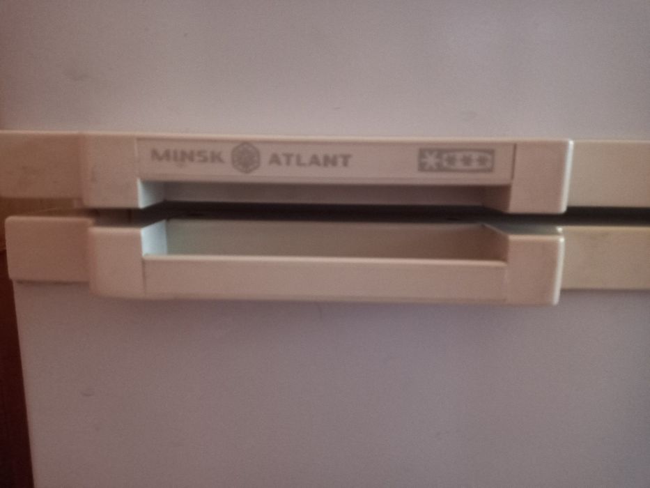 Продам холодильник Минск Атлант 2 камерний.