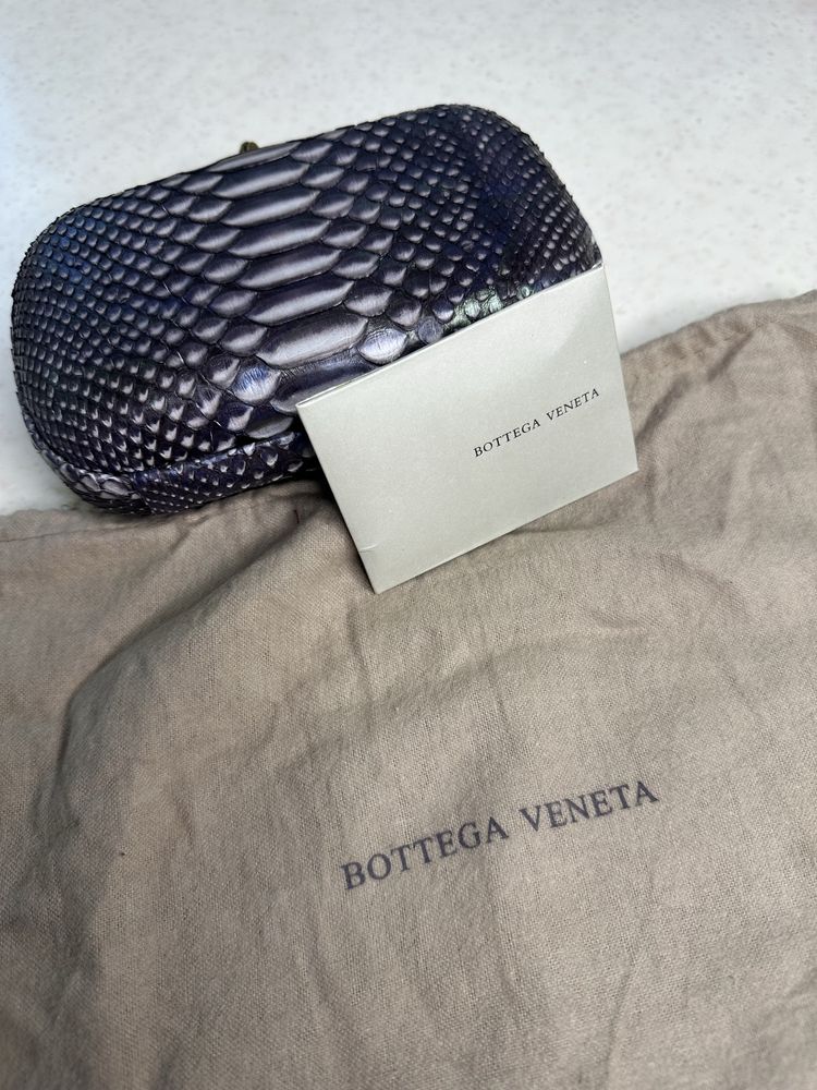 Клатч bottega veneta чехол в наличии.