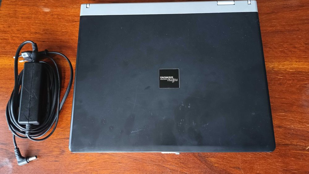 Ноутбук Fujitsu-Siemens AMILO Pro V2030V