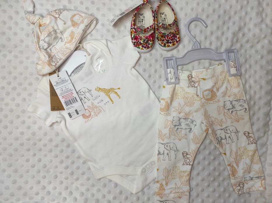 Комплект - бодик, штанишки, шапочка 68см, 3-6 месяца