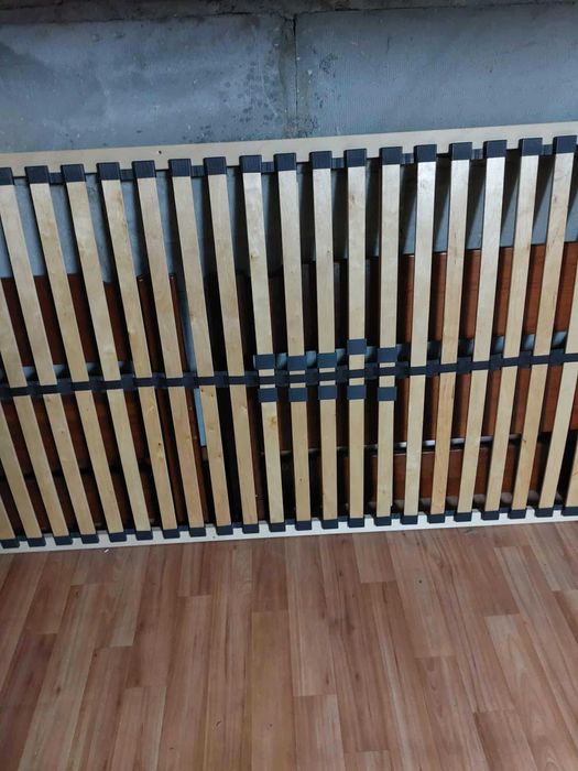 Łóżko drewniane z materacem 90x200