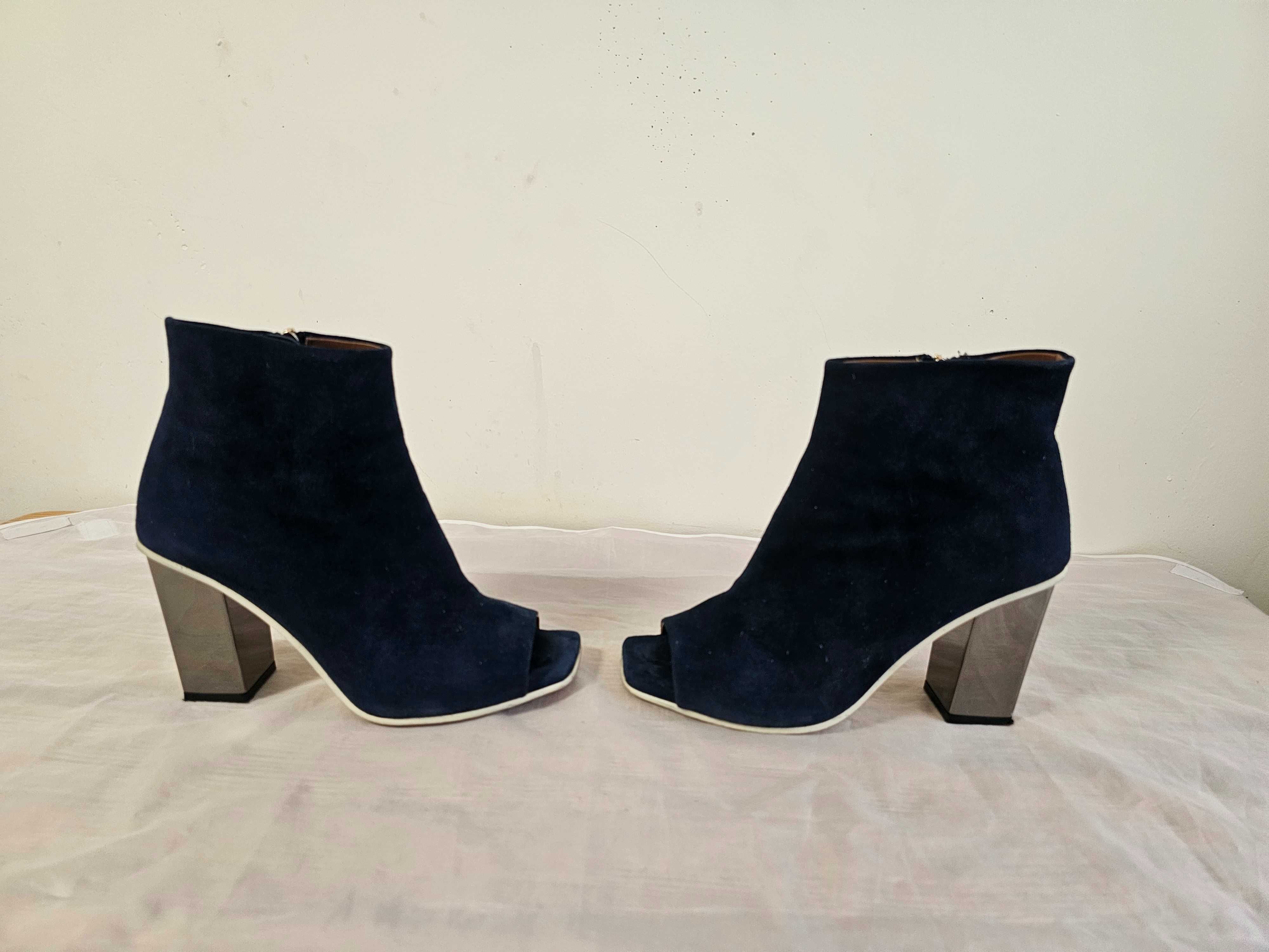 Buty sandały na obcasie z cholewką Baldowski r. 40 , wkł 26 cm