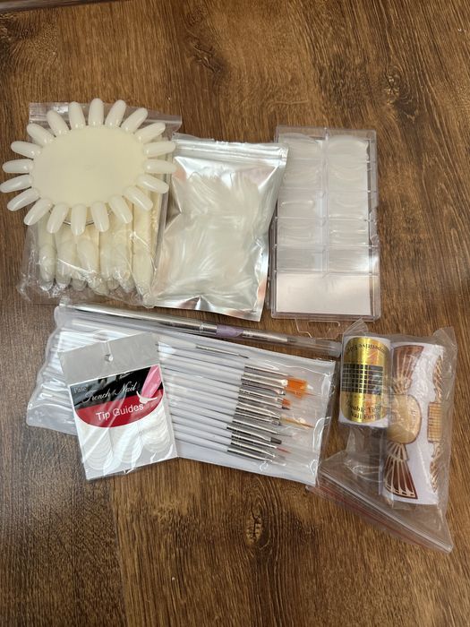 Продам свій набір для манікюру все для нігтів манікюр багато нових мат