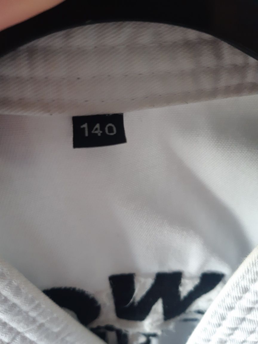 Dobok do taekwondo 140