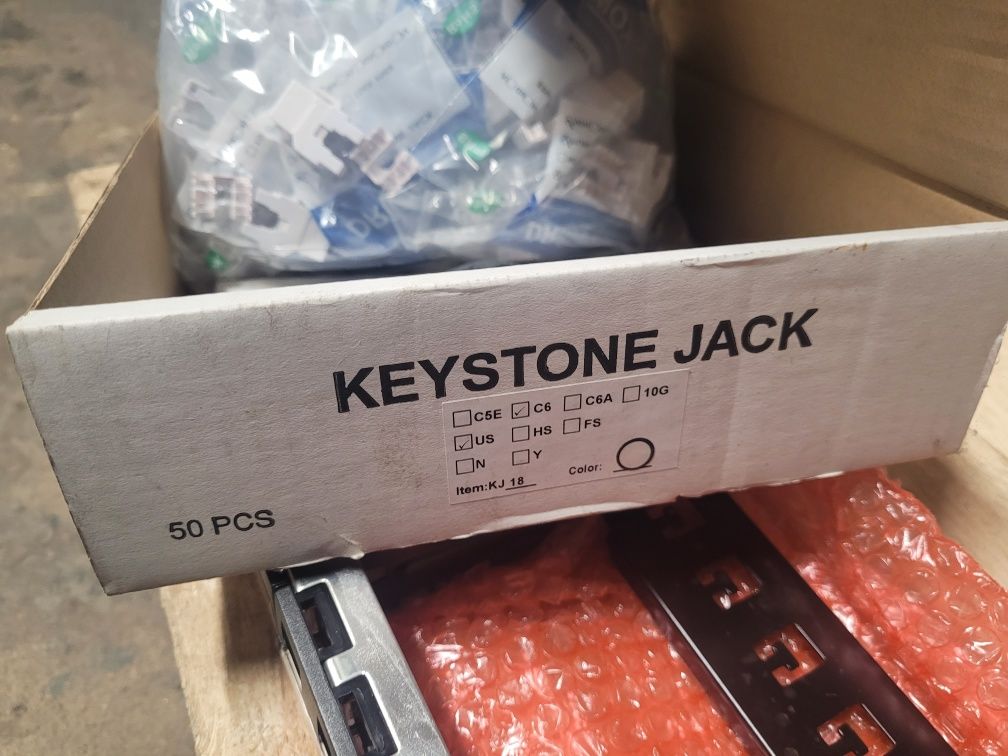 Patch panel keystone 1x24 1U 19" + 50 szt gniazdo RJ45 keystone