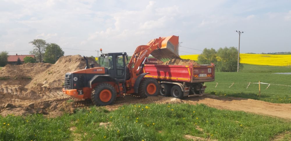 Prace ziemne pogłębione stawów rozbiórki wybózenia posadzki kruszywa