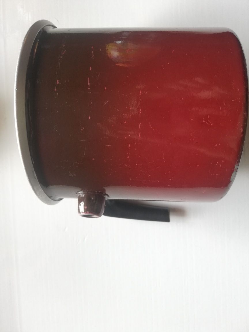 Garnek do gotowania mleka budyniu