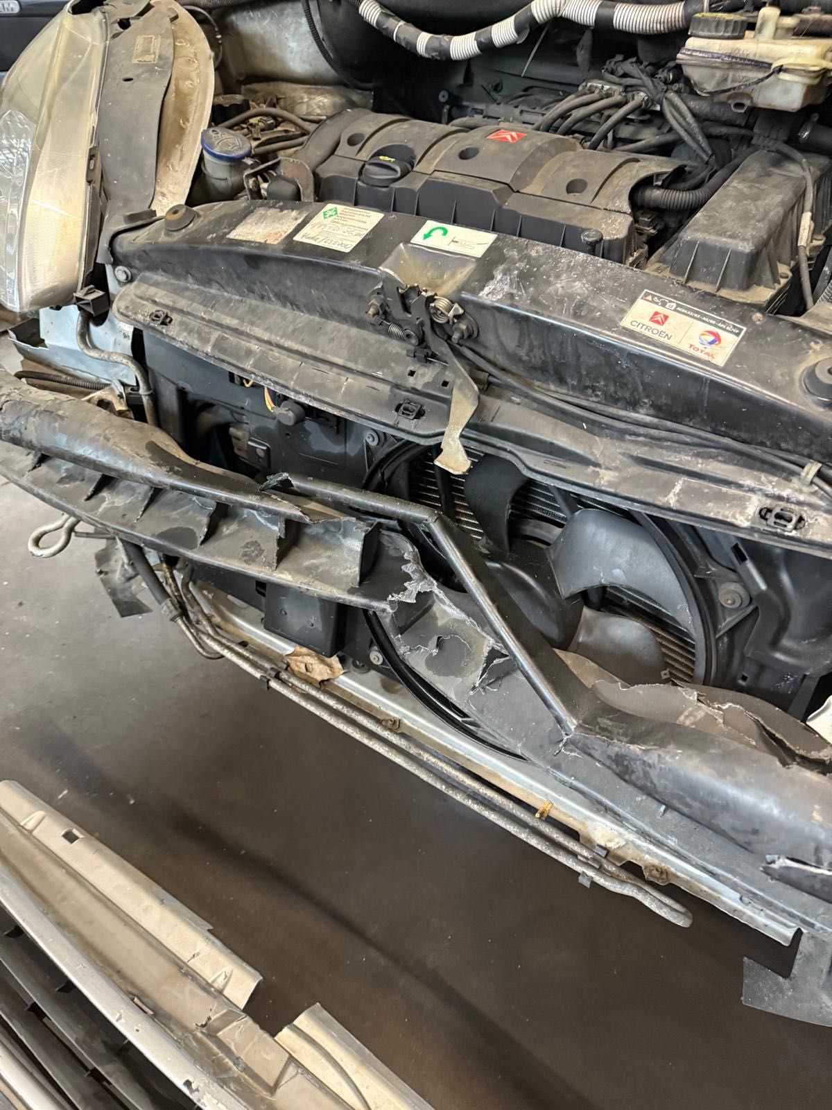 Sprzedam Xsara Picasso 2006, 1.6, 16V, 110 KM po stłuczce