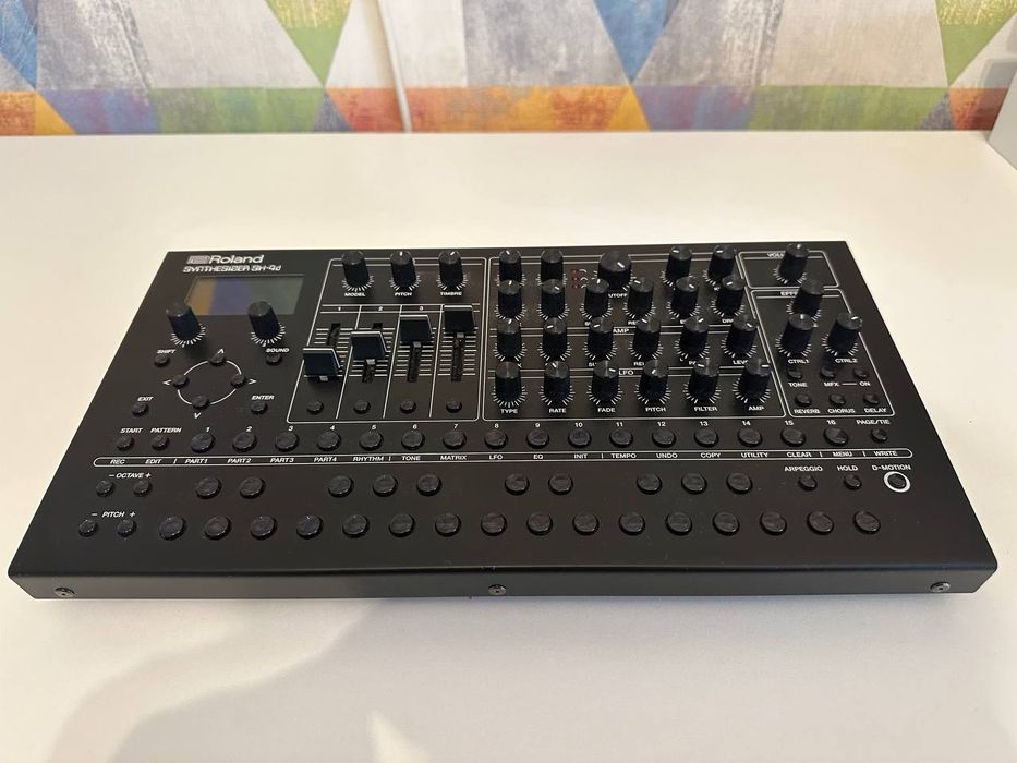 Roland sh04d Groove box