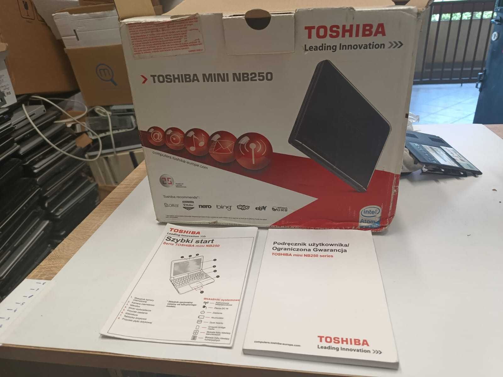 Oryginalne pudełko Toshiba NB250+Instrukcja.