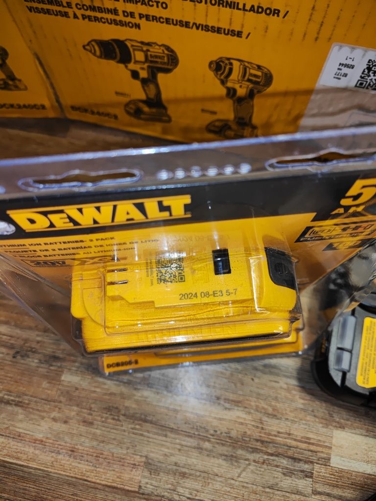 Аккумулятор Dewalt dcb201/dcb205  20V Оригинал