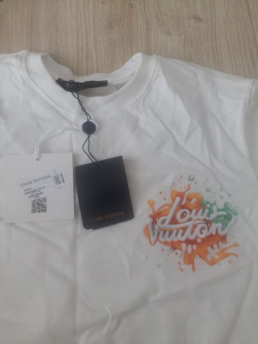 Mega t shirt biały z nadrukiem z metką