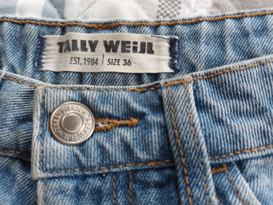 Calções de ganga curtos