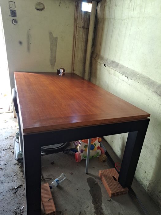 Mesa de sala em cerejeira