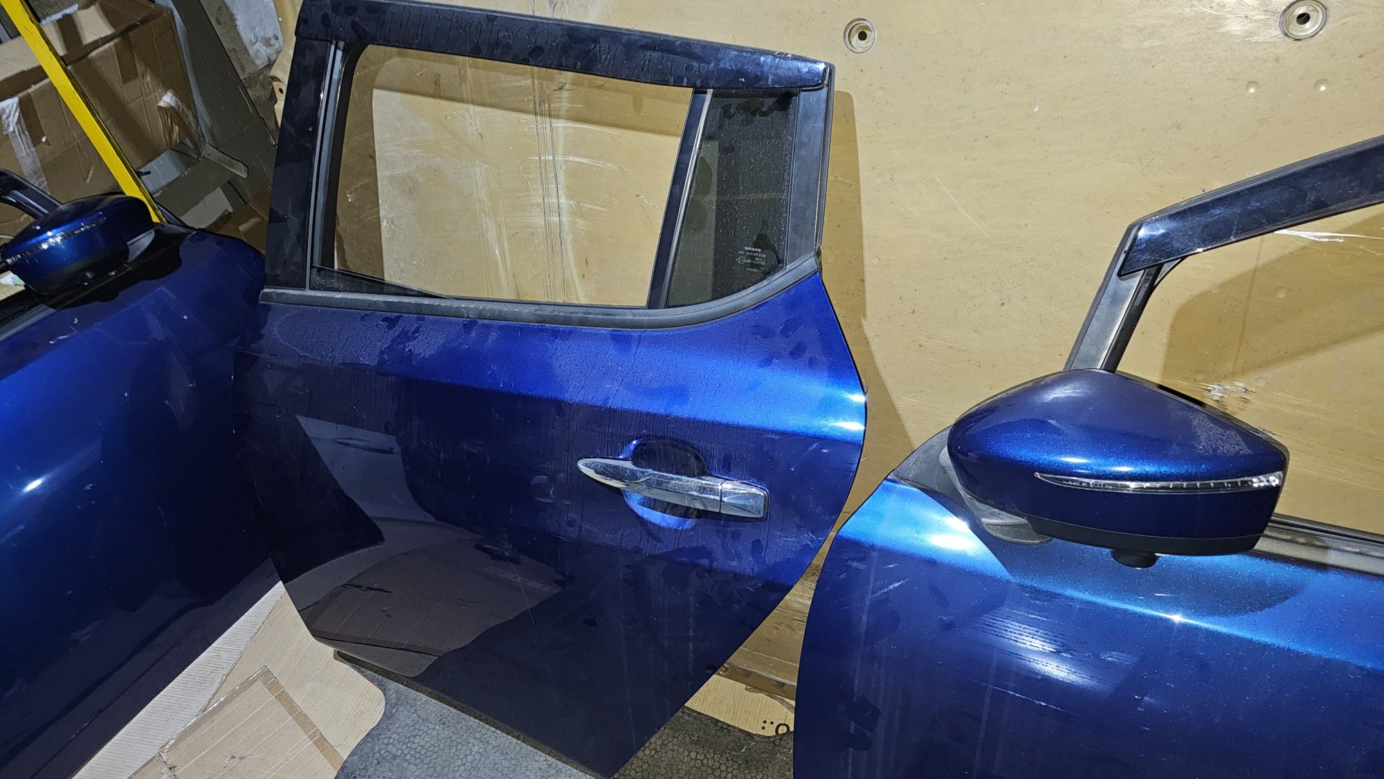 Двері Nissal Leaf 2 ze1 2018 дверка